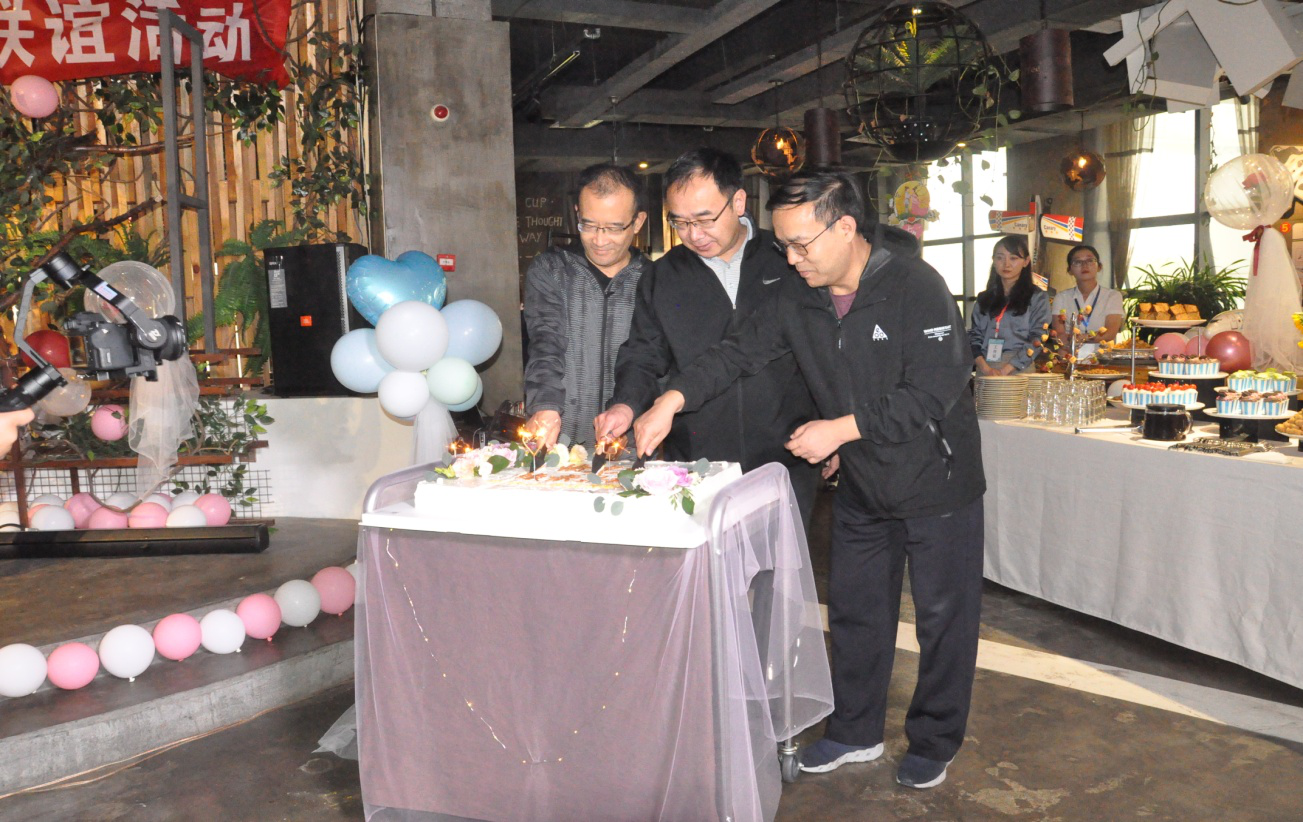 泓源公司举办“情定七夕·缘来是你”政银企青年联谊活动(图3) 泓源公司举办“情定七夕·缘来是你”政银企青年联谊活动(图3)