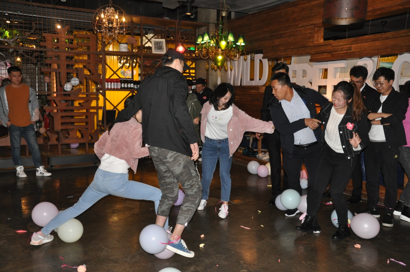 泓源公司举办“情定七夕·缘来是你”政银企青年联谊活动(图9) 泓源公司举办“情定七夕·缘来是你”政银企青年联谊活动(图9)