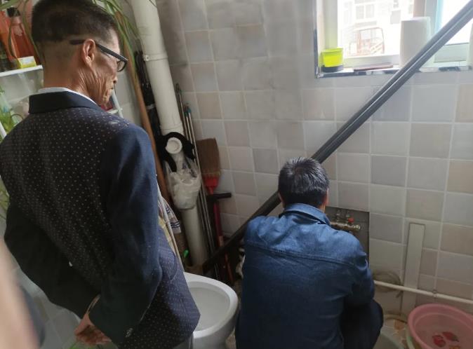 传承雷锋精神 贡献青春力量——泓源公司团委开展第三季度“学雷锋”活动(图2) 传承雷锋精神 贡献青春力量——泓源公司团委开展第三季度“学雷锋”活动(图2)